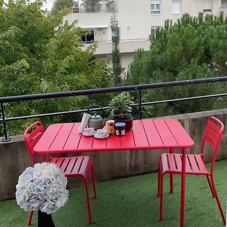 Séjour cosy au bord des Rives du Lez, 2 personnes, Wifi, Parking privé Montpellier Esterno foto