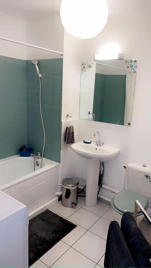Séjour cosy au bord des Rives du Lez, 2 personnes, Wifi, Parking privé Montpellier Esterno foto